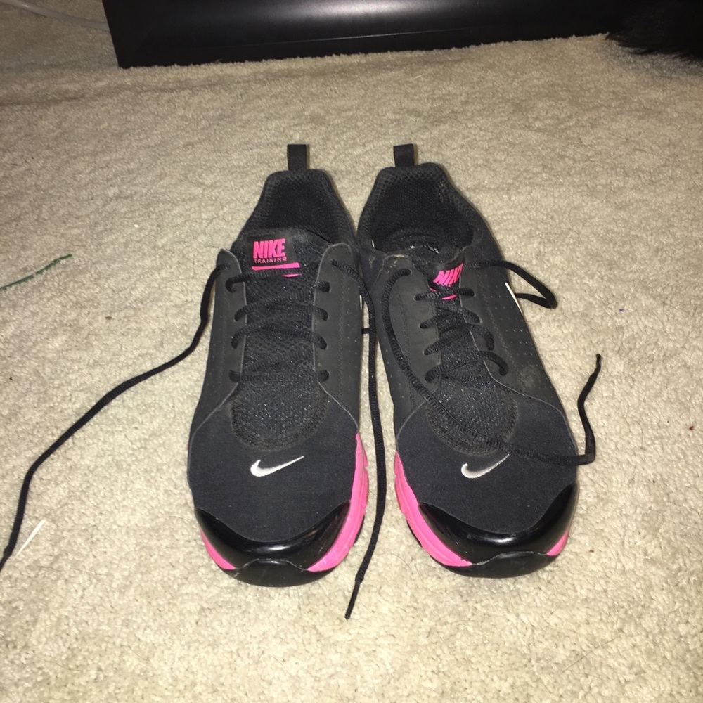 Nike’s - Picture 3 of 4